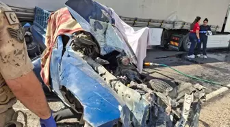 Hakkari’de Tır ile Pikap Çarpıştı: 3 Ölü, 2 Yaralı