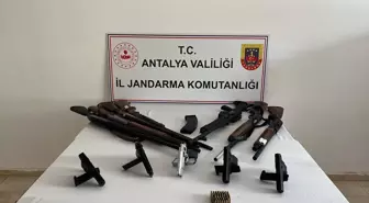 Antalya’da Kaçak Silah Operasyonu: 5 Gözaltı