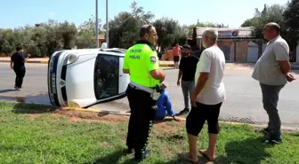 Antalya’da Kavşakta ‘Dur’ Levhasına Uymayan Araç Kazaya Yol Açtı