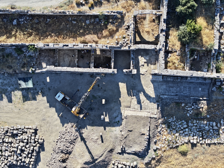 Tlos Antik Kenti'nde stadyum ile çevresindeki dükkanlar restore ediliyor