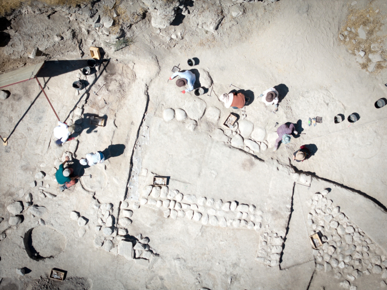 Arslantepe Höyüğü'nde 8 bin yıllık geçmişi işaret eden seramik küp parçaları bulundu