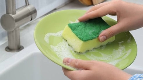 Meğer Almanlar bu yüzden bulaşıkları köpükledikten sonra durulamıyormuş