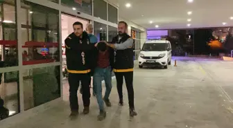 Eski Eşine ve Yanındakine Bıçakla Saldırdı