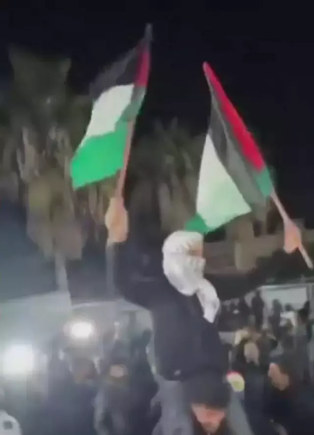 Tarihi anlaşma Gazze'de sevinçle karşılandı